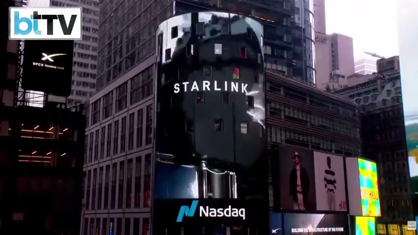 紐約時代廣場 Nasdaq 大螢幕標示 SPCX 上市